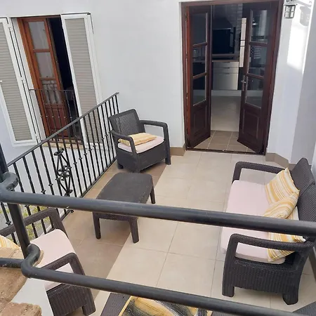 公寓 Sidonia, Luxury Historic Modern Townhouse, Swimming Pool, Terraces, Sea View. 麦地那西多尼亚