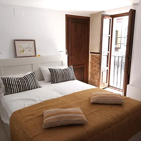 Sidonia, Luxury Historic Modern Townhouse, Swimming Pool, Terraces, Sea View.